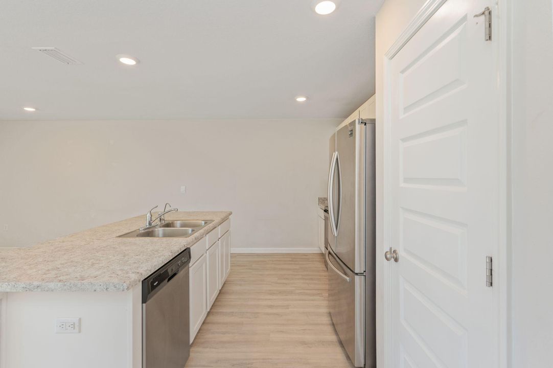 For Sale: $275,000 (4 beds, 2 baths, 1500 Square Feet)