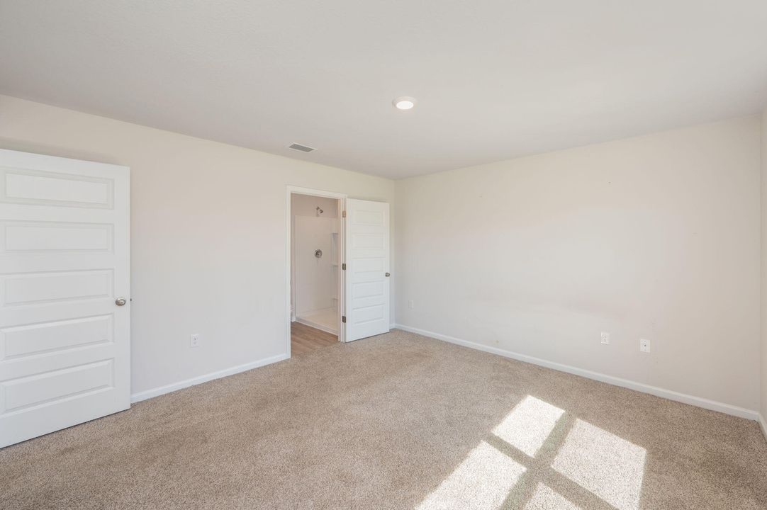 For Sale: $275,000 (4 beds, 2 baths, 1500 Square Feet)