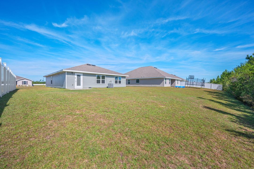 For Sale: $275,000 (4 beds, 2 baths, 1500 Square Feet)