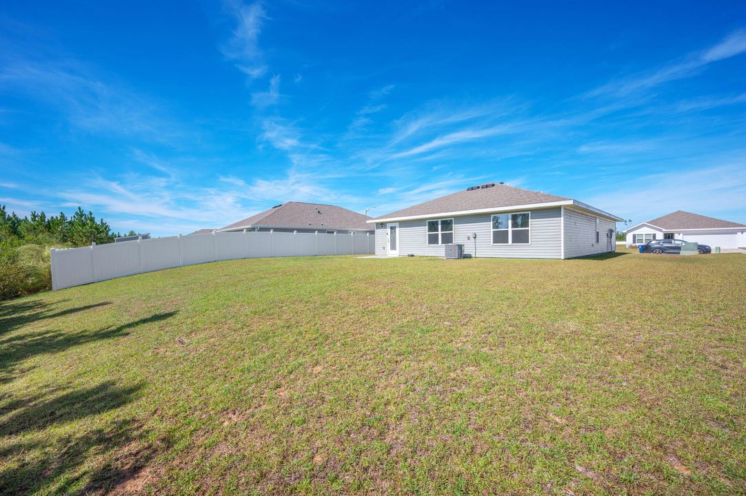 For Sale: $275,000 (4 beds, 2 baths, 1500 Square Feet)