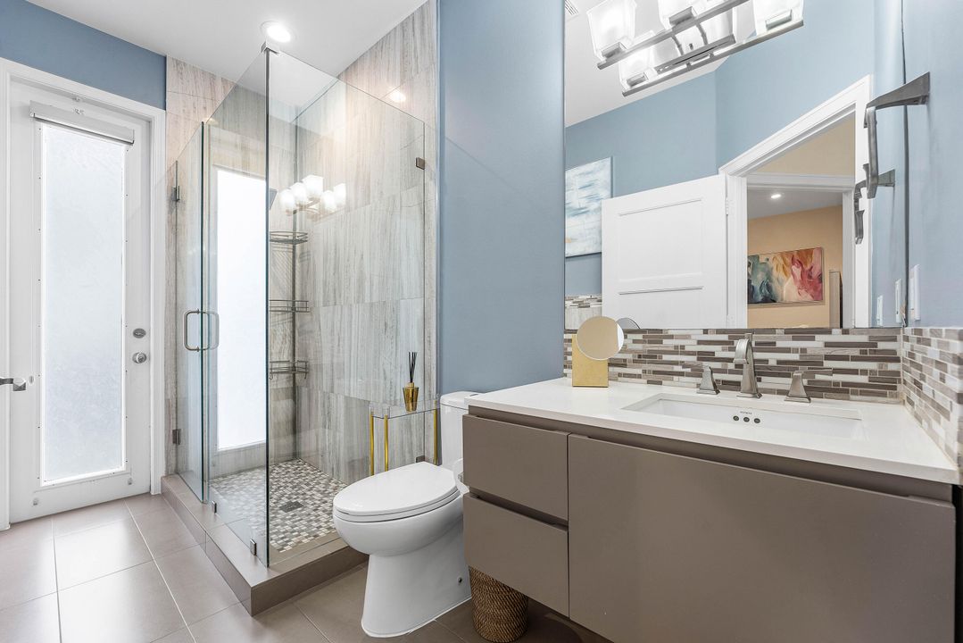 Activo con contrato: $14,000 (3 camas, 2 baños, 2079 Pies cuadrados)