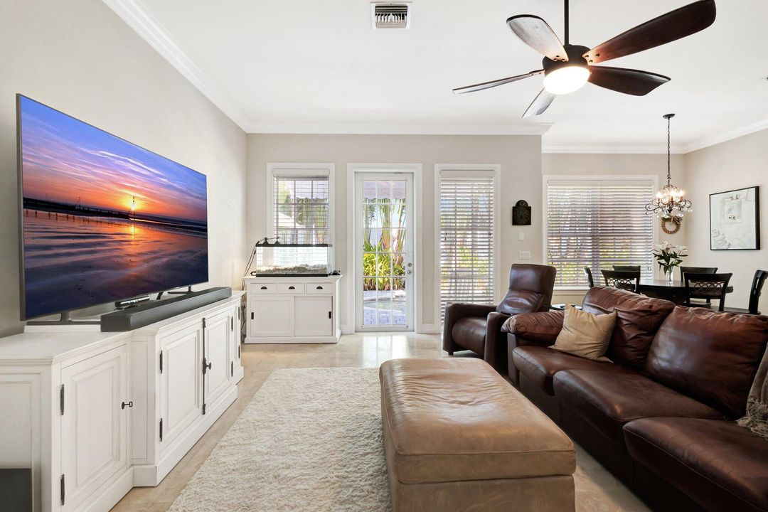 待售: $2,195,000 (4 贝兹, 3 浴室, 2585 平方英尺)