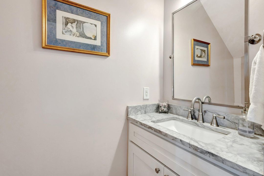 待售: $2,195,000 (4 贝兹, 3 浴室, 2585 平方英尺)