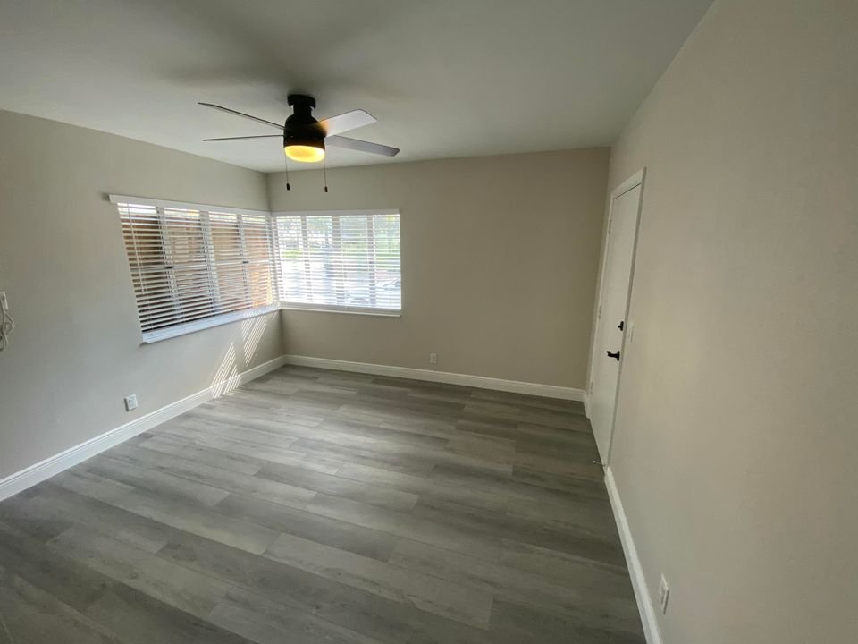 出租: $2,150 (1 贝兹, 1 浴室, 700 平方英尺)