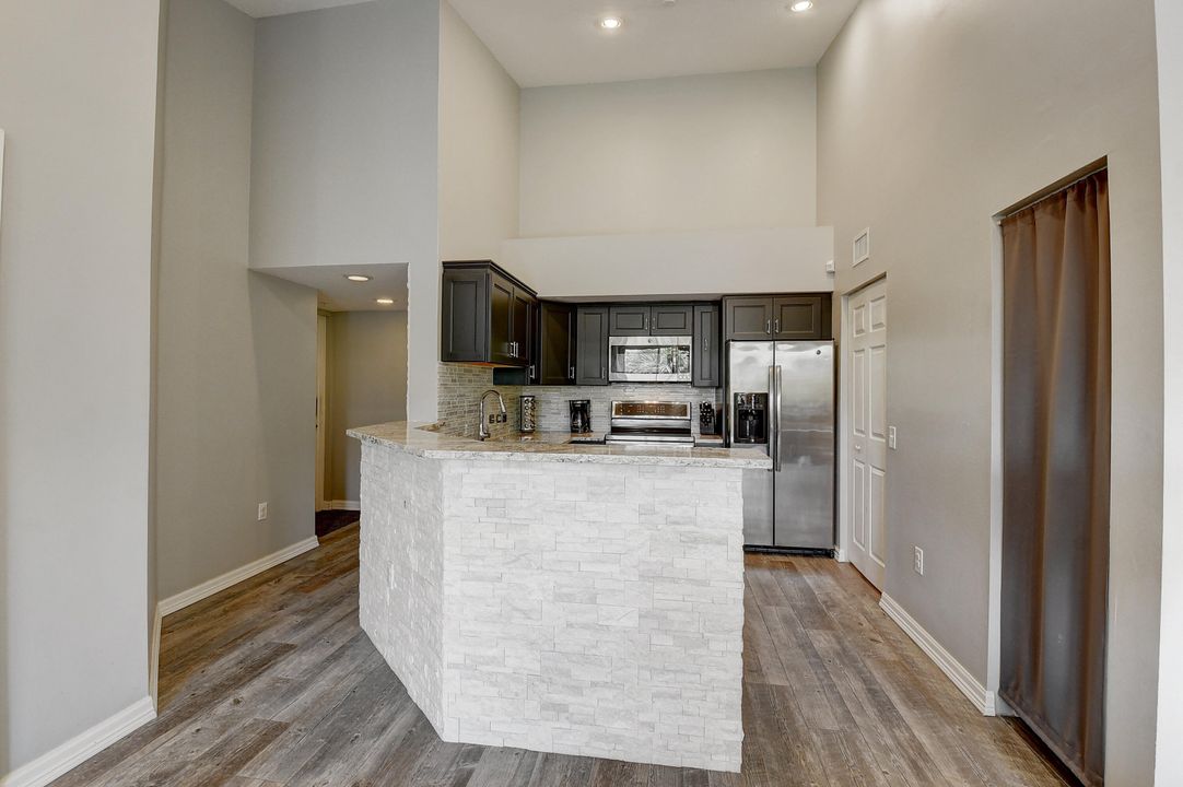 Active With Contract: $2,800 (3 beds, 2 baths, 1233 Square Feet)