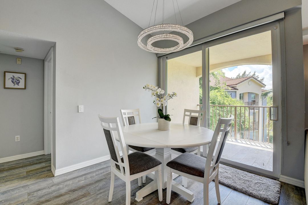 Active With Contract: $2,800 (3 beds, 2 baths, 1233 Square Feet)