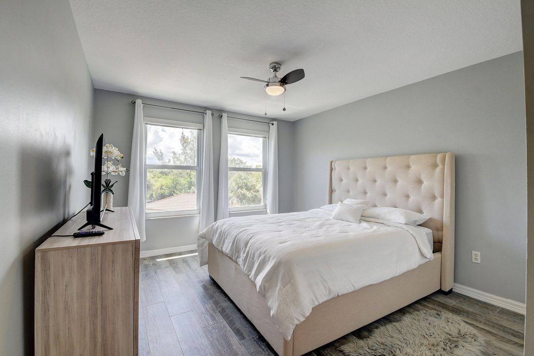 Active With Contract: $2,800 (3 beds, 2 baths, 1233 Square Feet)
