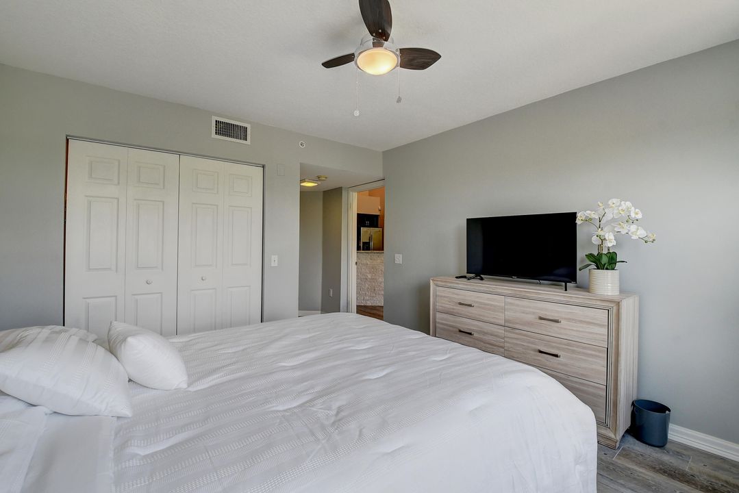 Active With Contract: $2,800 (3 beds, 2 baths, 1233 Square Feet)