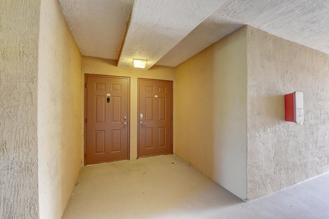 Active With Contract: $2,800 (3 beds, 2 baths, 1233 Square Feet)