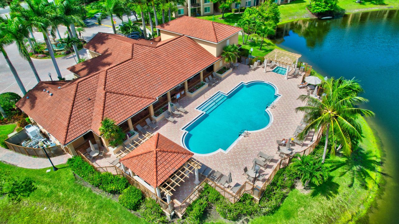 Active With Contract: $2,800 (3 beds, 2 baths, 1233 Square Feet)