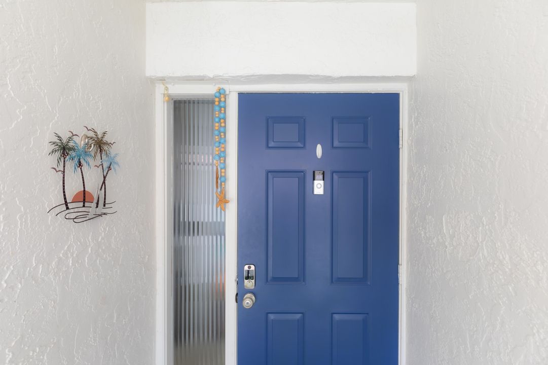 For Sale: $429,000 (2 beds, 2 baths, 1135 Square Feet)