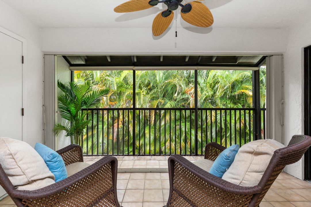 For Sale: $429,000 (2 beds, 2 baths, 1135 Square Feet)