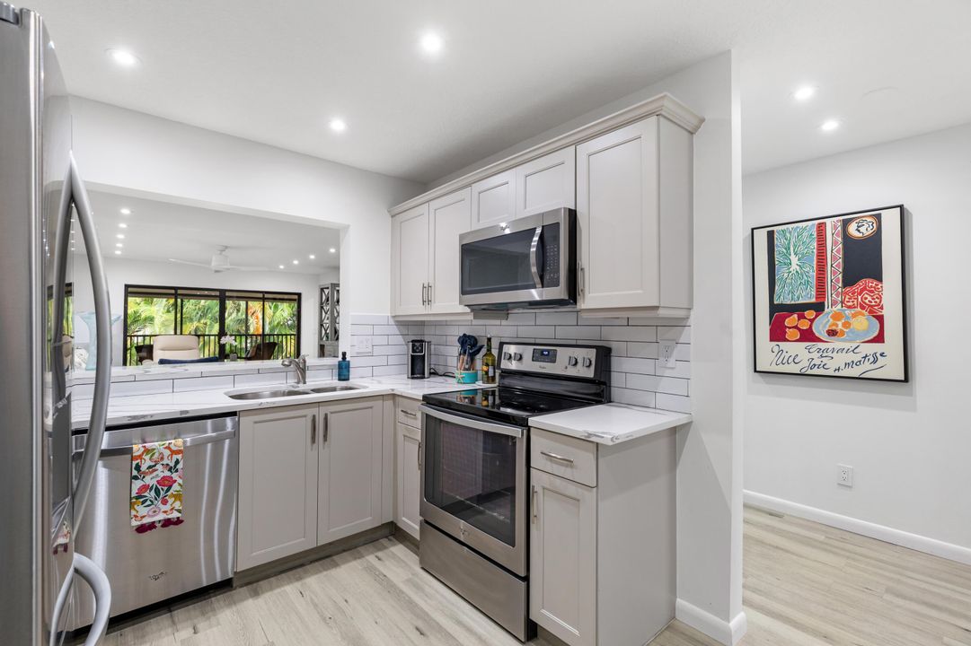 For Sale: $429,000 (2 beds, 2 baths, 1135 Square Feet)