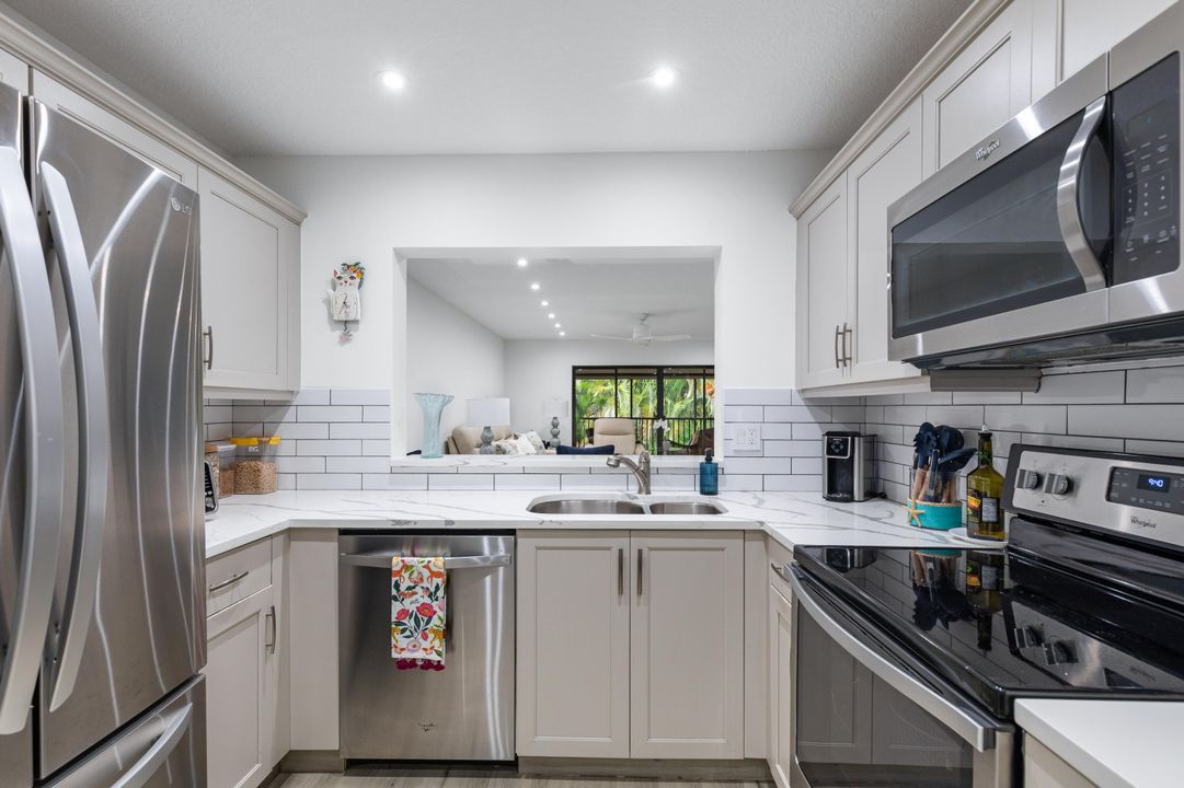 For Sale: $429,000 (2 beds, 2 baths, 1135 Square Feet)