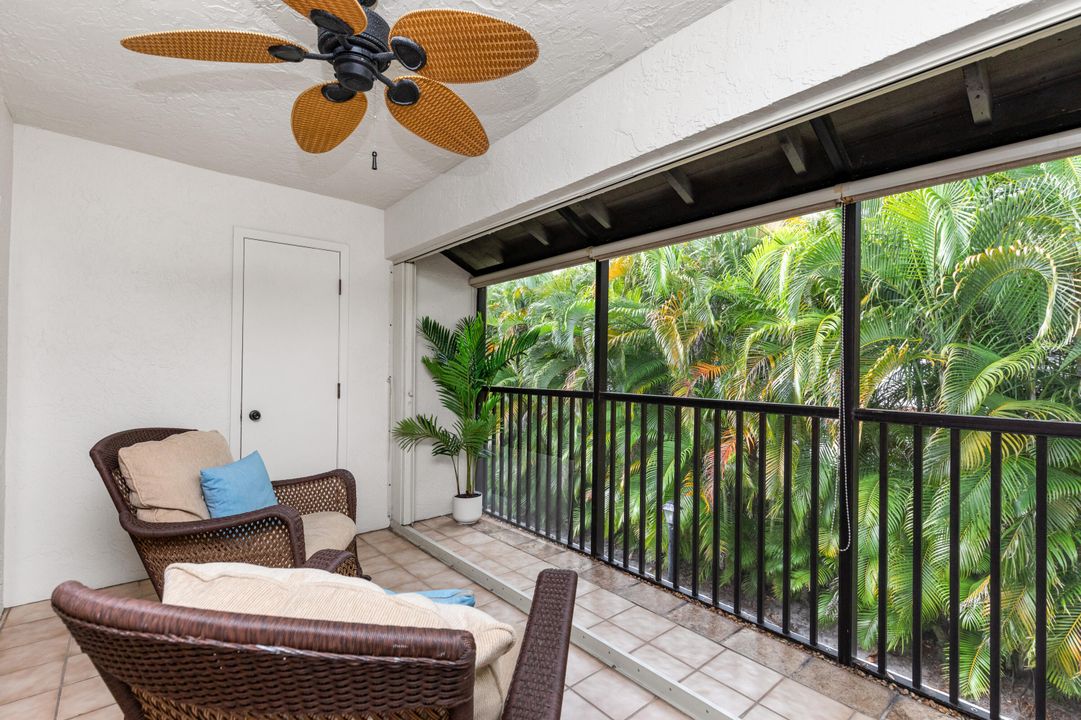 For Sale: $429,000 (2 beds, 2 baths, 1135 Square Feet)