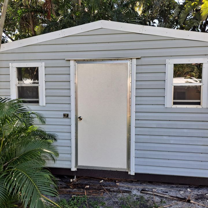 For Sale: $649,900 (2 beds, 2 baths, 1200 Square Feet)