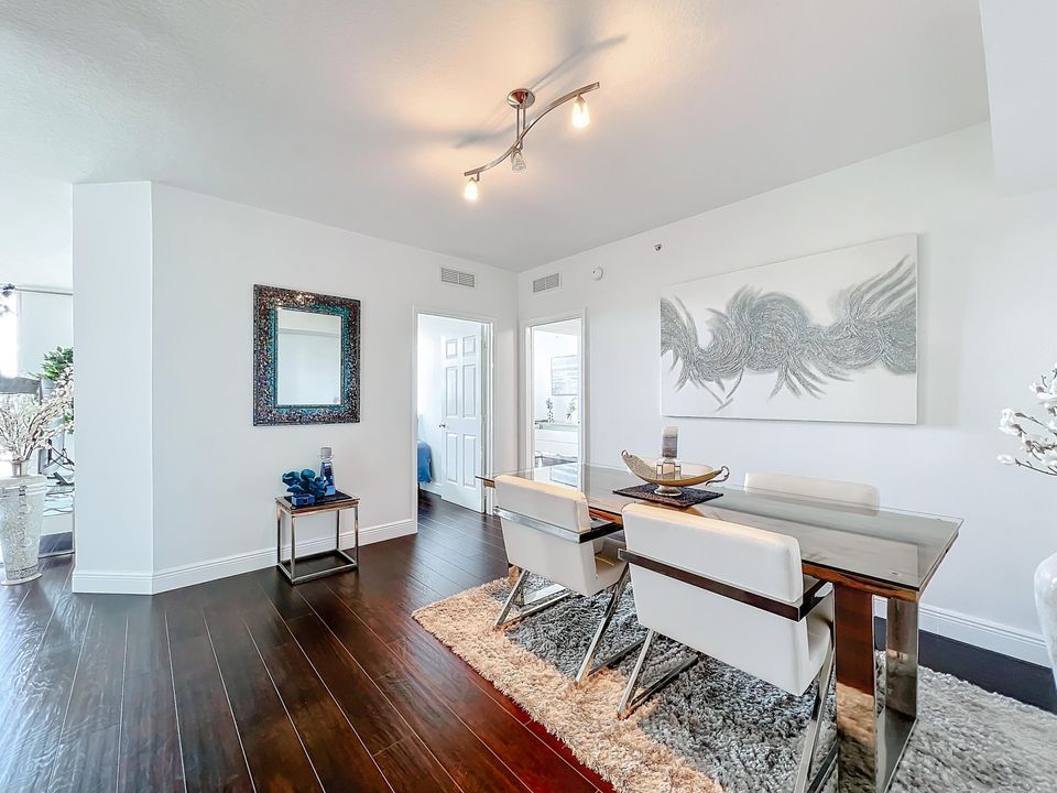 В аренду: $3,500 (3 спален, 2 ванн, 1385 Квадратных фут)