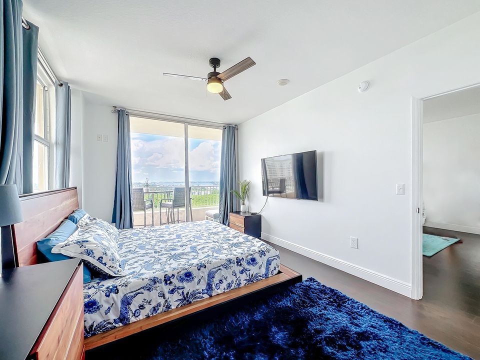 В аренду: $3,500 (3 спален, 2 ванн, 1385 Квадратных фут)