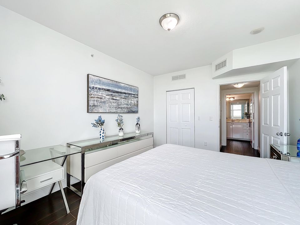 В аренду: $3,500 (3 спален, 2 ванн, 1385 Квадратных фут)