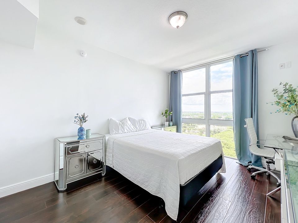 В аренду: $3,500 (3 спален, 2 ванн, 1385 Квадратных фут)