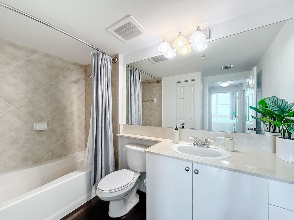 В аренду: $3,500 (3 спален, 2 ванн, 1385 Квадратных фут)