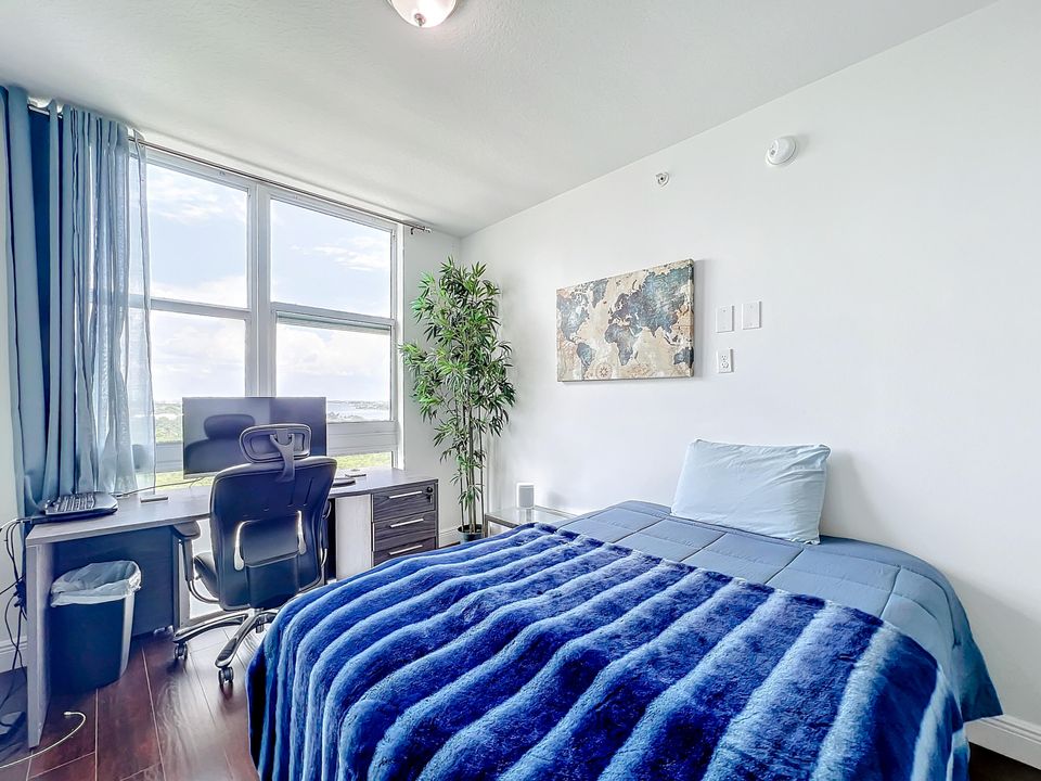 В аренду: $3,500 (3 спален, 2 ванн, 1385 Квадратных фут)