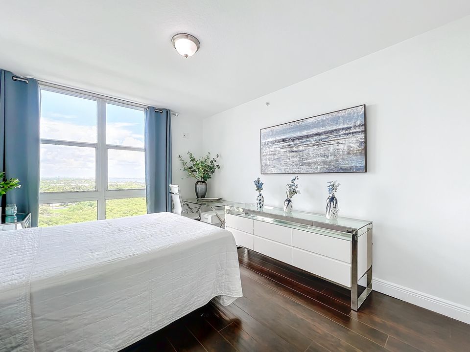 В аренду: $3,500 (3 спален, 2 ванн, 1385 Квадратных фут)