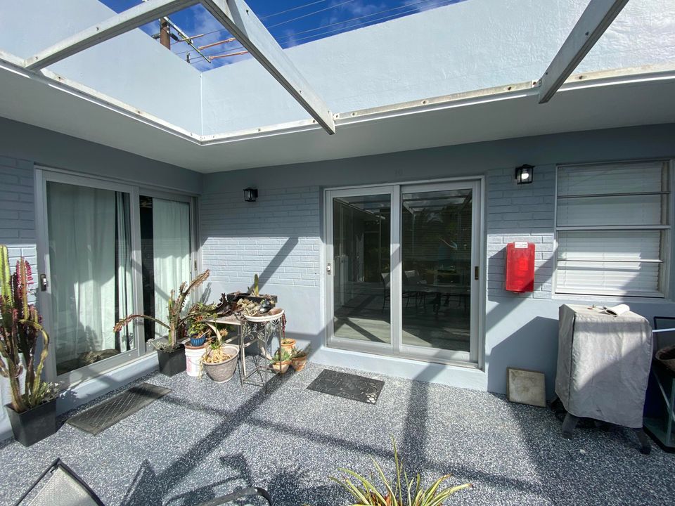 For Rent: $1,800 (1 beds, 1 baths, 450 Square Feet)