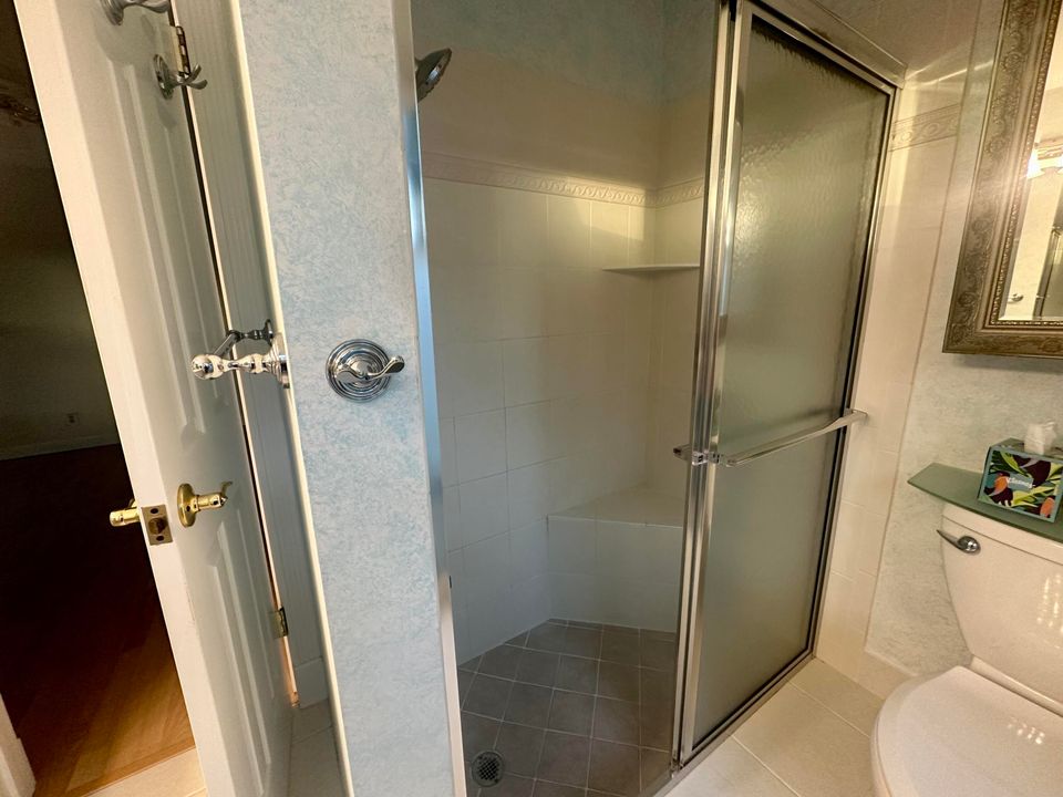 For Sale: $835,000 (4 beds, 2 baths, 1944 Square Feet)