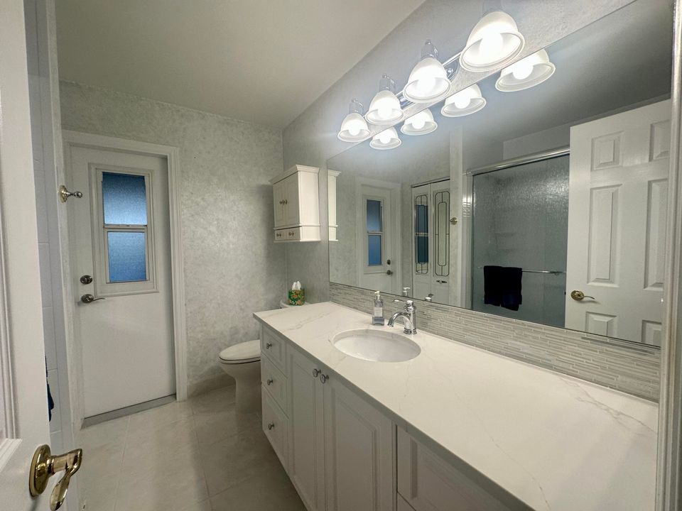 For Sale: $835,000 (4 beds, 2 baths, 1944 Square Feet)