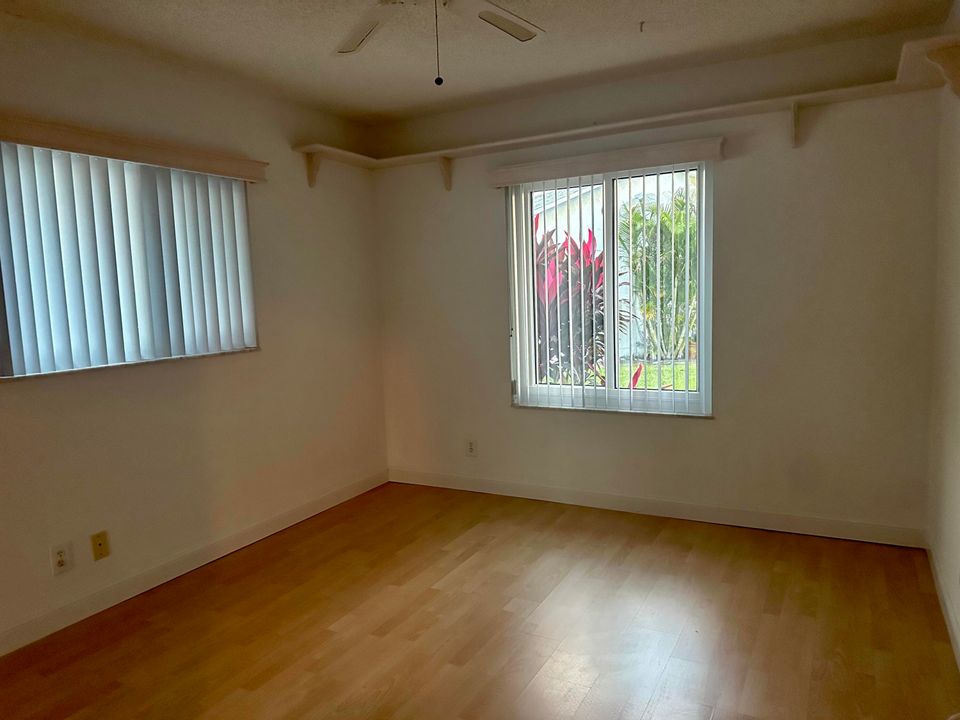 For Sale: $835,000 (4 beds, 2 baths, 1944 Square Feet)