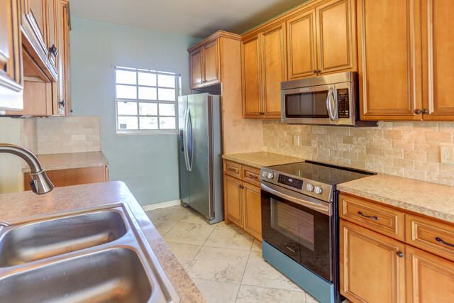 На продажу: $430,000 (3 спален, 2 ванн, 1326 Квадратных фут)