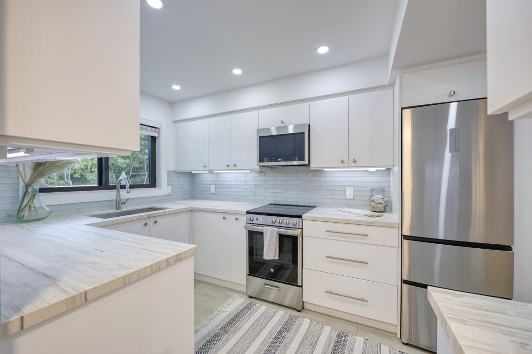 For Sale: $949,999 (2 beds, 2 baths, 1034 Square Feet)