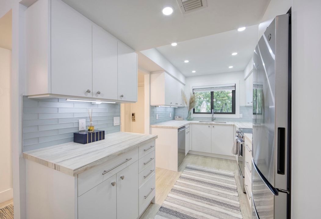 For Sale: $949,999 (2 beds, 2 baths, 1034 Square Feet)