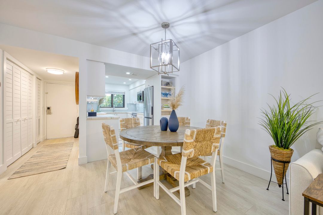 For Sale: $949,999 (2 beds, 2 baths, 1034 Square Feet)