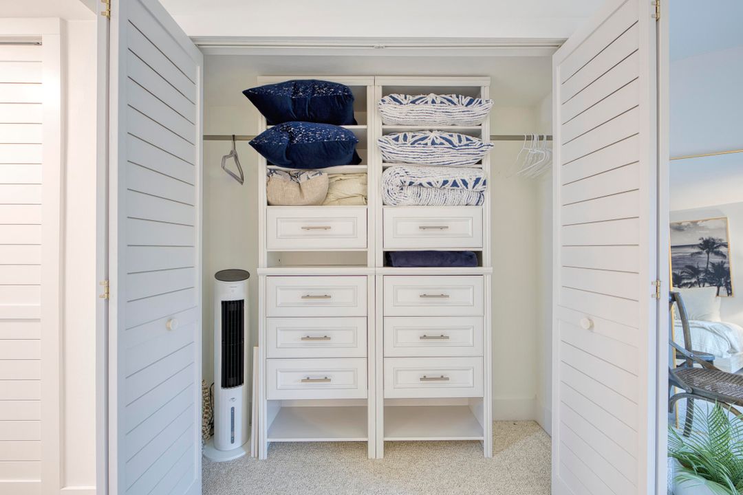 For Sale: $949,999 (2 beds, 2 baths, 1034 Square Feet)