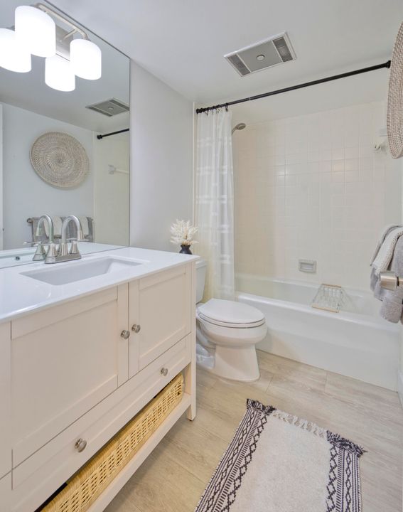 For Sale: $949,999 (2 beds, 2 baths, 1034 Square Feet)