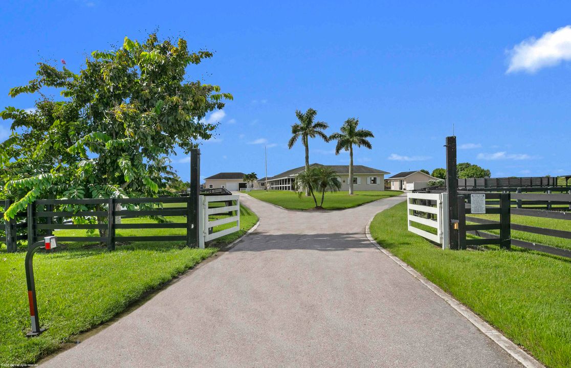 For Sale: $5,200,000 (3 beds, 3 baths, 3463 Square Feet)