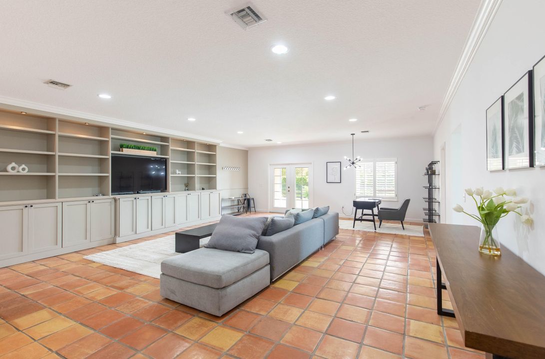 For Sale: $5,200,000 (3 beds, 3 baths, 3463 Square Feet)