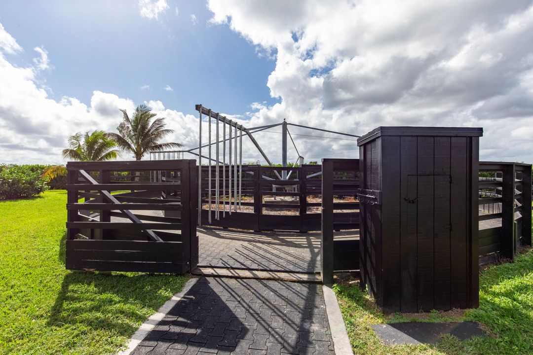 For Sale: $5,200,000 (3 beds, 3 baths, 3463 Square Feet)