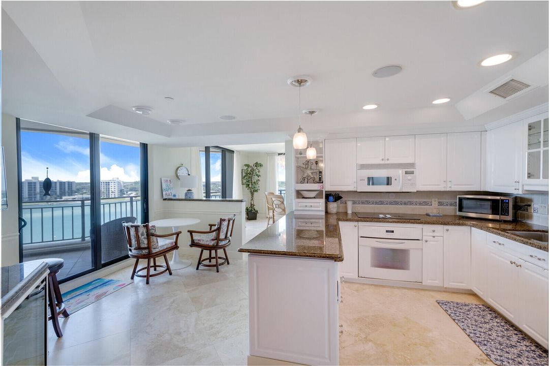 Activo con contrato: $1,950,000 (3 camas, 2 baños, 2676 Pies cuadrados)