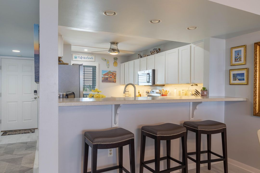 В аренду: $4,300 (2 спален, 2 ванн, 1000 Квадратных фут)