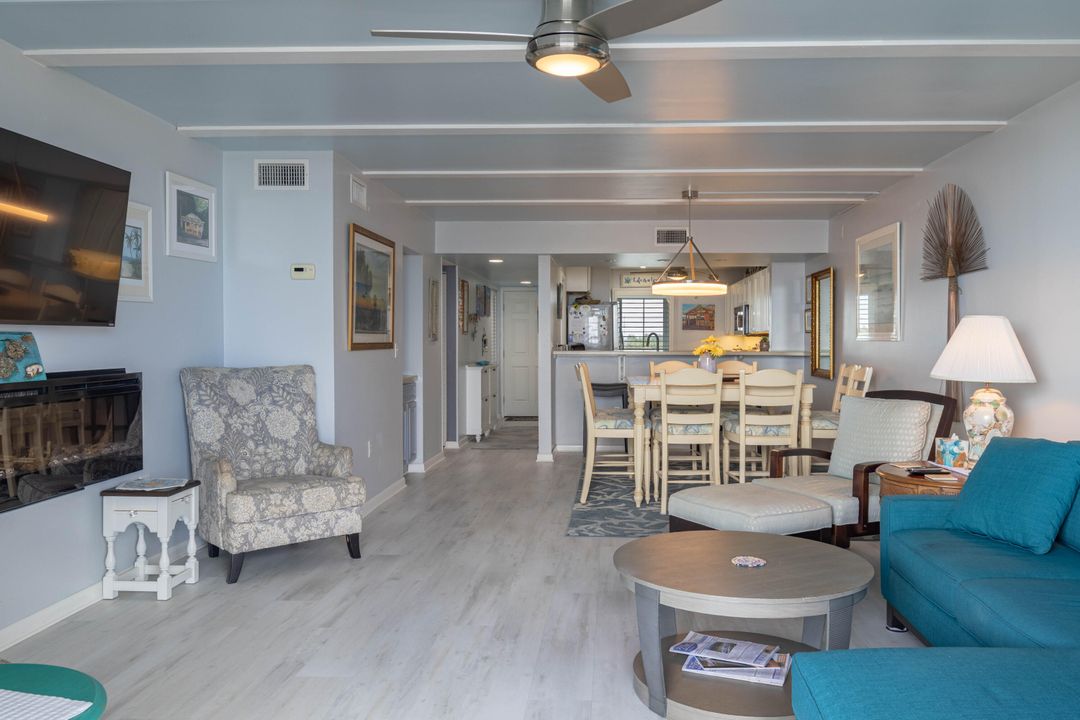 В аренду: $4,300 (2 спален, 2 ванн, 1000 Квадратных фут)