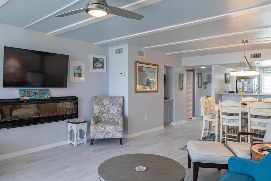 В аренду: $4,300 (2 спален, 2 ванн, 1000 Квадратных фут)