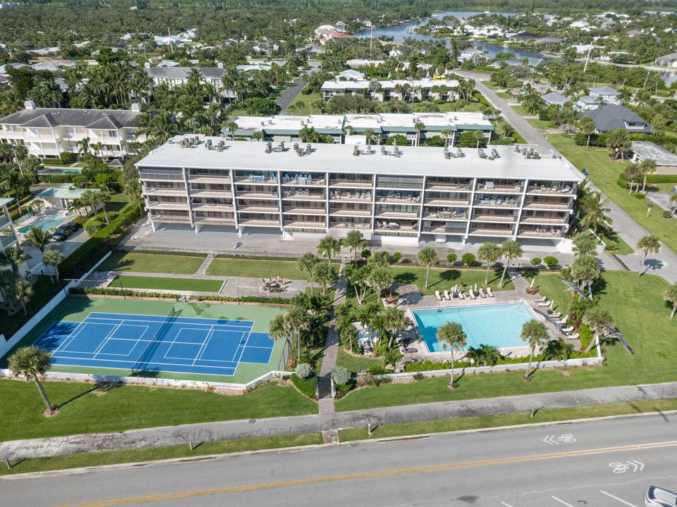 В аренду: $4,300 (2 спален, 2 ванн, 1000 Квадратных фут)