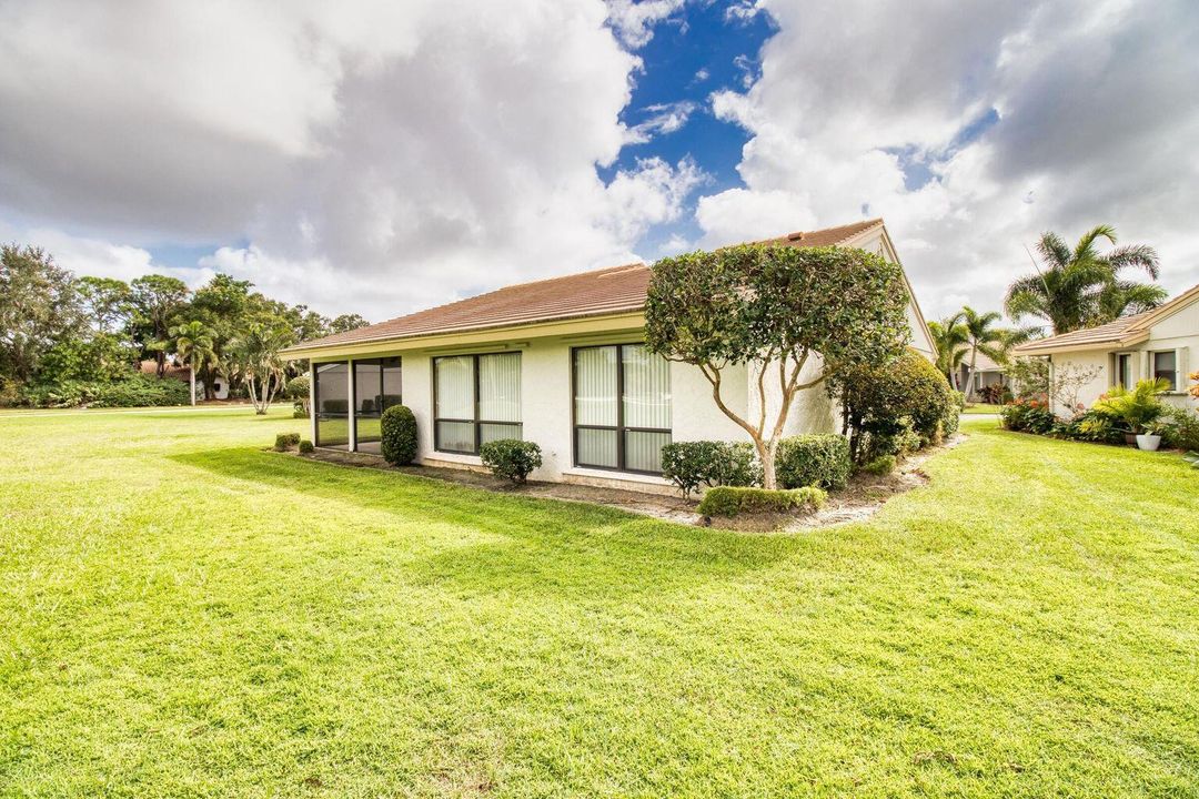 For Rent: $2,500 (3 beds, 2 baths, 1442 Square Feet)