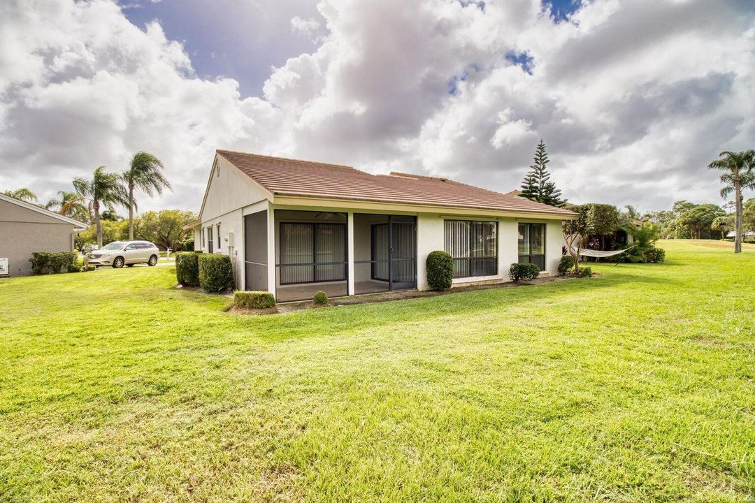 For Rent: $2,500 (3 beds, 2 baths, 1442 Square Feet)