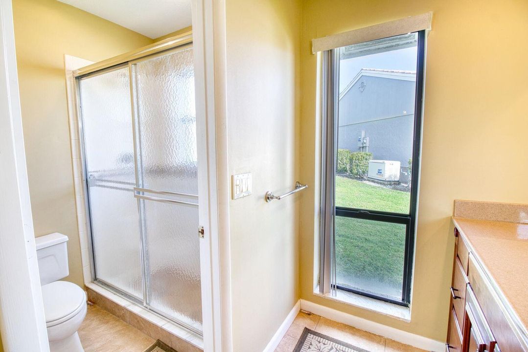 For Rent: $2,500 (3 beds, 2 baths, 1442 Square Feet)