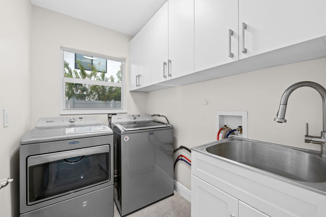 For Sale: $1,225,000 (4 beds, 3 baths, 2559 Square Feet)