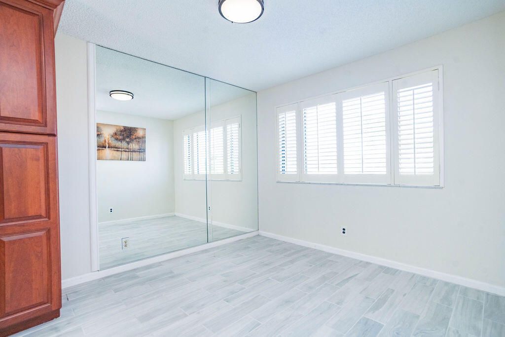 待售: $235,000 (2 贝兹, 2 浴室, 1250 平方英尺)